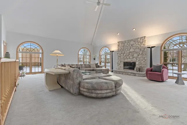 $1,150,000 | 395 Blue Ash Drive, Buffalo Grove, IL 60089