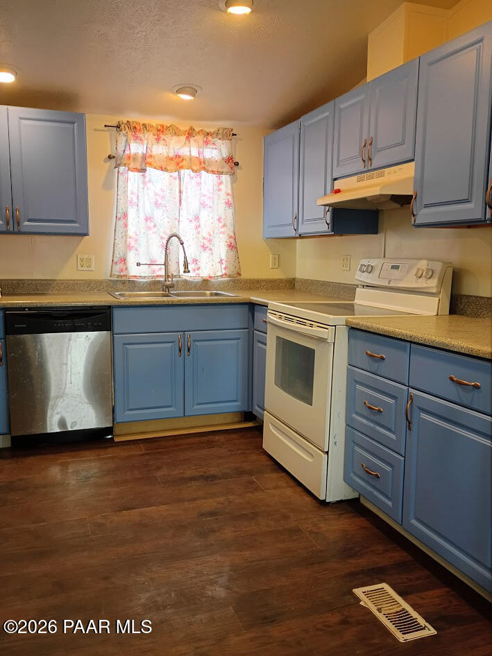 2050 West Curtis Ranch Road Paulden, AZ 86334 - Photo 12 of 29 kitchen