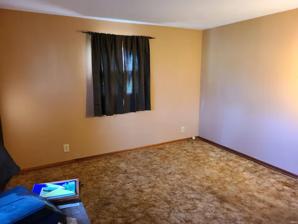 $229,000 | 1071 North 150 West, Washington, IN 47501