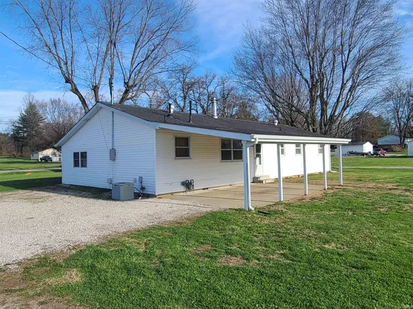 $229,000 | 1071 North 150 West, Washington, IN 47501