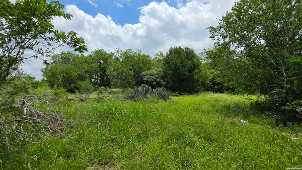 $120,000 | 2127 East U.S. Highway 90, Seguin, TX 78155