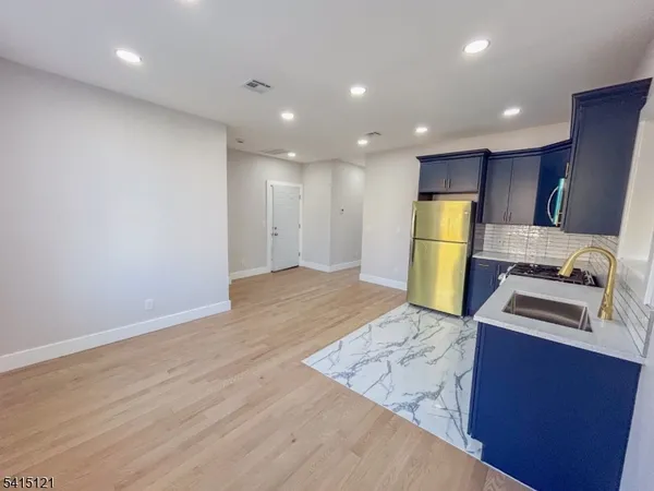 $3,200 | 424 Walnut Street, Unit 2, Newark, NJ 07105