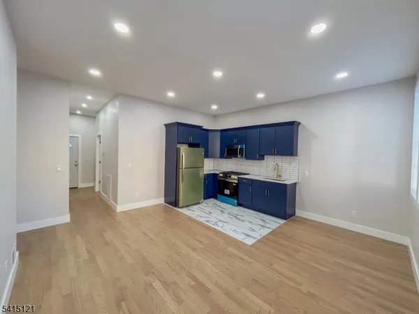 $3,200 | 424 Walnut Street, Unit 2, Newark, NJ 07105
