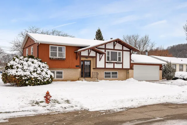 $259,900 | 906 Redwood Street West, La Crescent, MN 55947