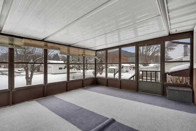 $259,900 | 906 Redwood Street West, La Crescent, MN 55947