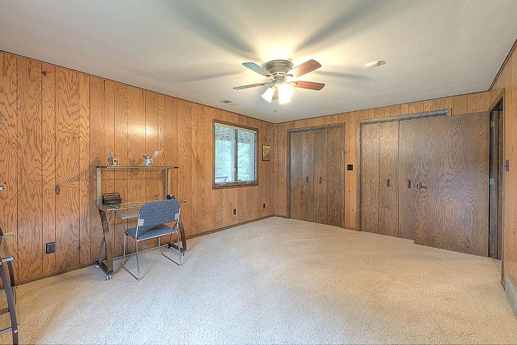 4215 Landstrom Road Rockford, IL 61114 - Photo 17 of 25 a view of an empty room with a window