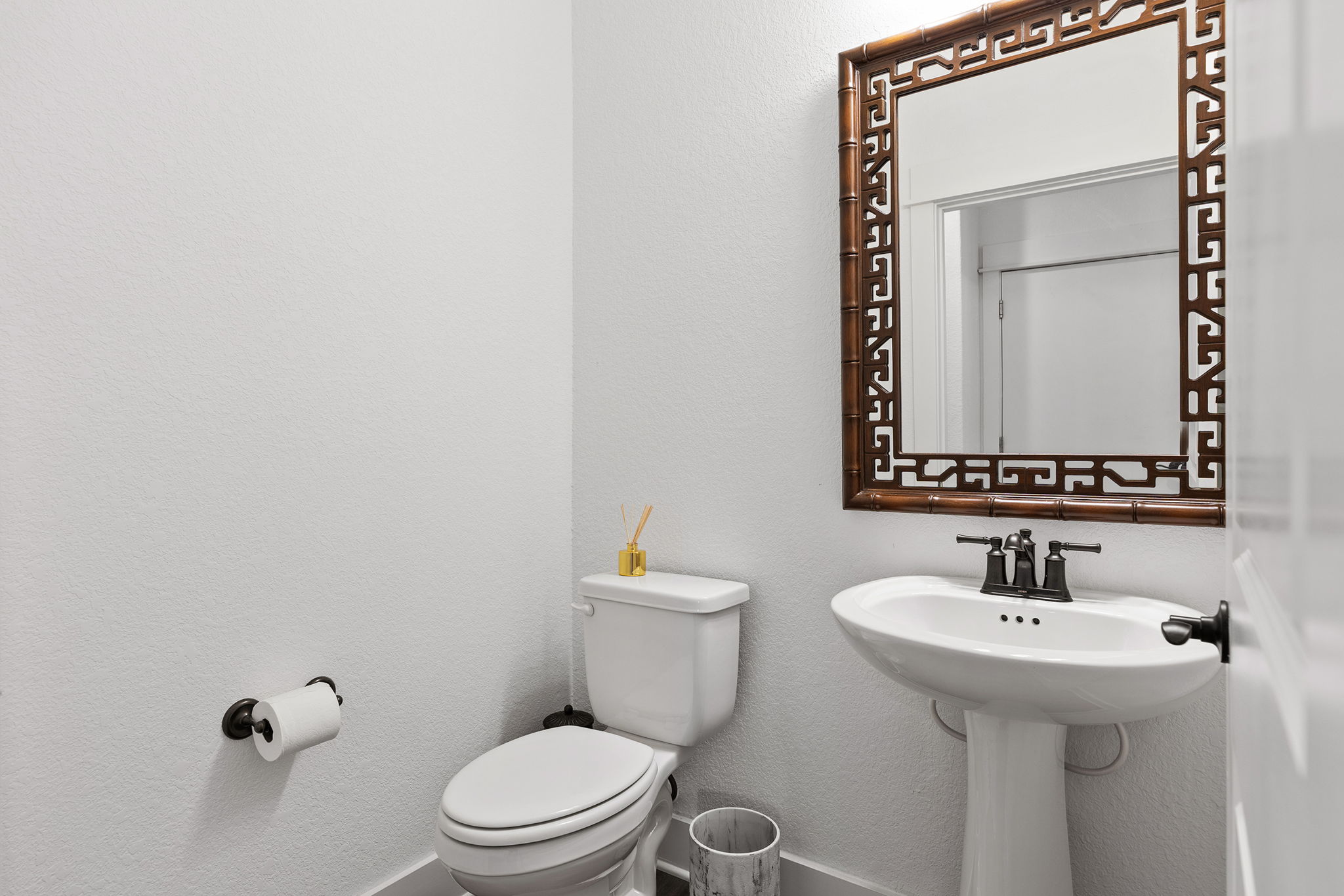 640 Martingale Street Georgetown, TX 78633 - Photo 15 of 39 Half bath