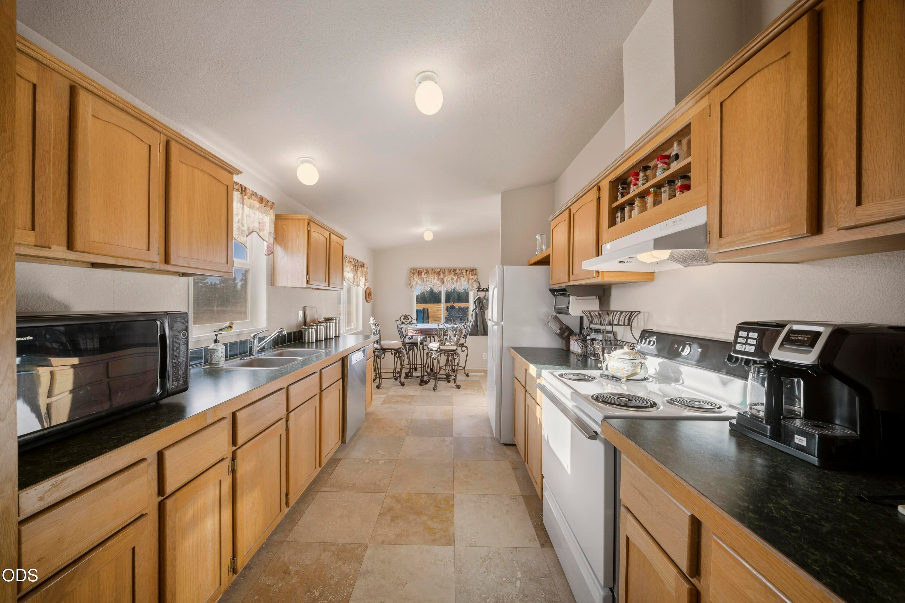 67665 Cloverdale Road Sisters, OR 97759 - Photo 18 of 43 Gallery Image 18