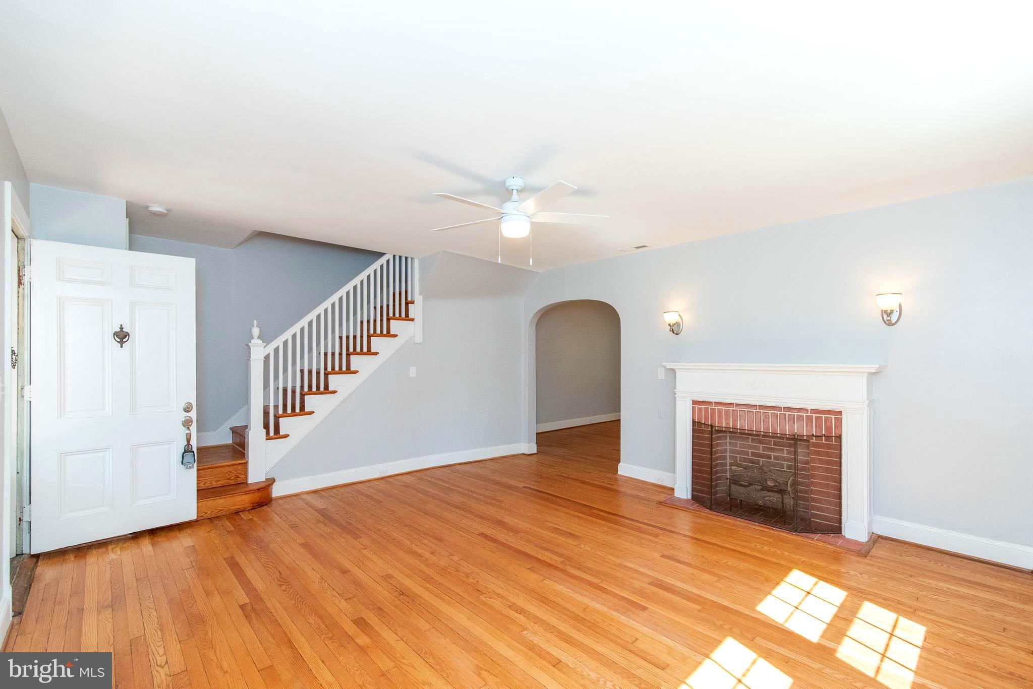 308 Hopkins Road Baltimore, MD 21212 - Photo 3 of 35 GAS FIREPLACE IN LR