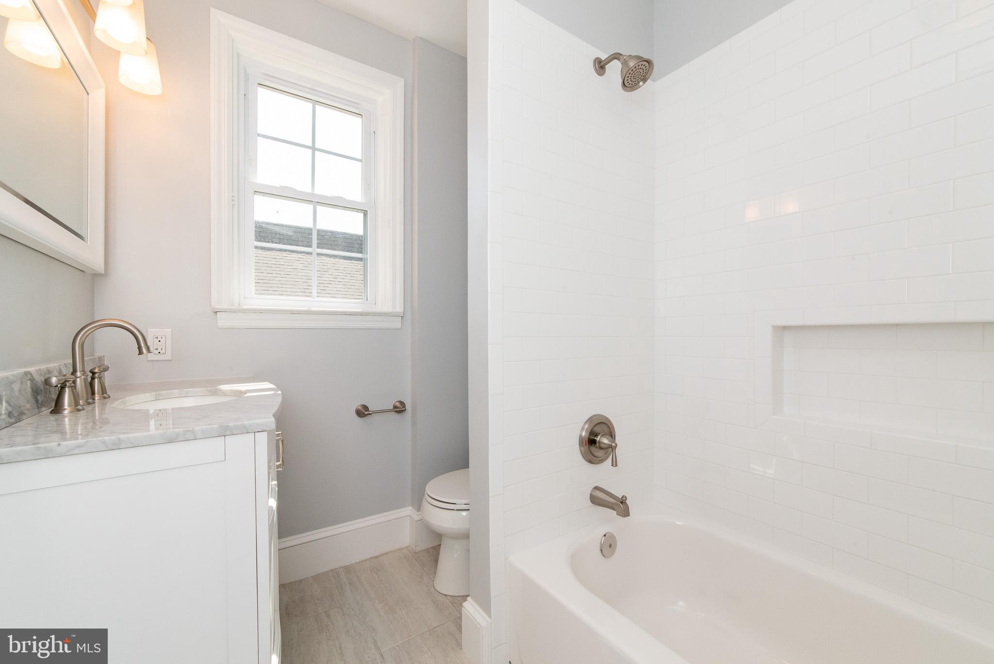 308 Hopkins Road Baltimore, MD 21212 - Photo 22 of 35 FULL BATH/UPPER LEVEL ONE