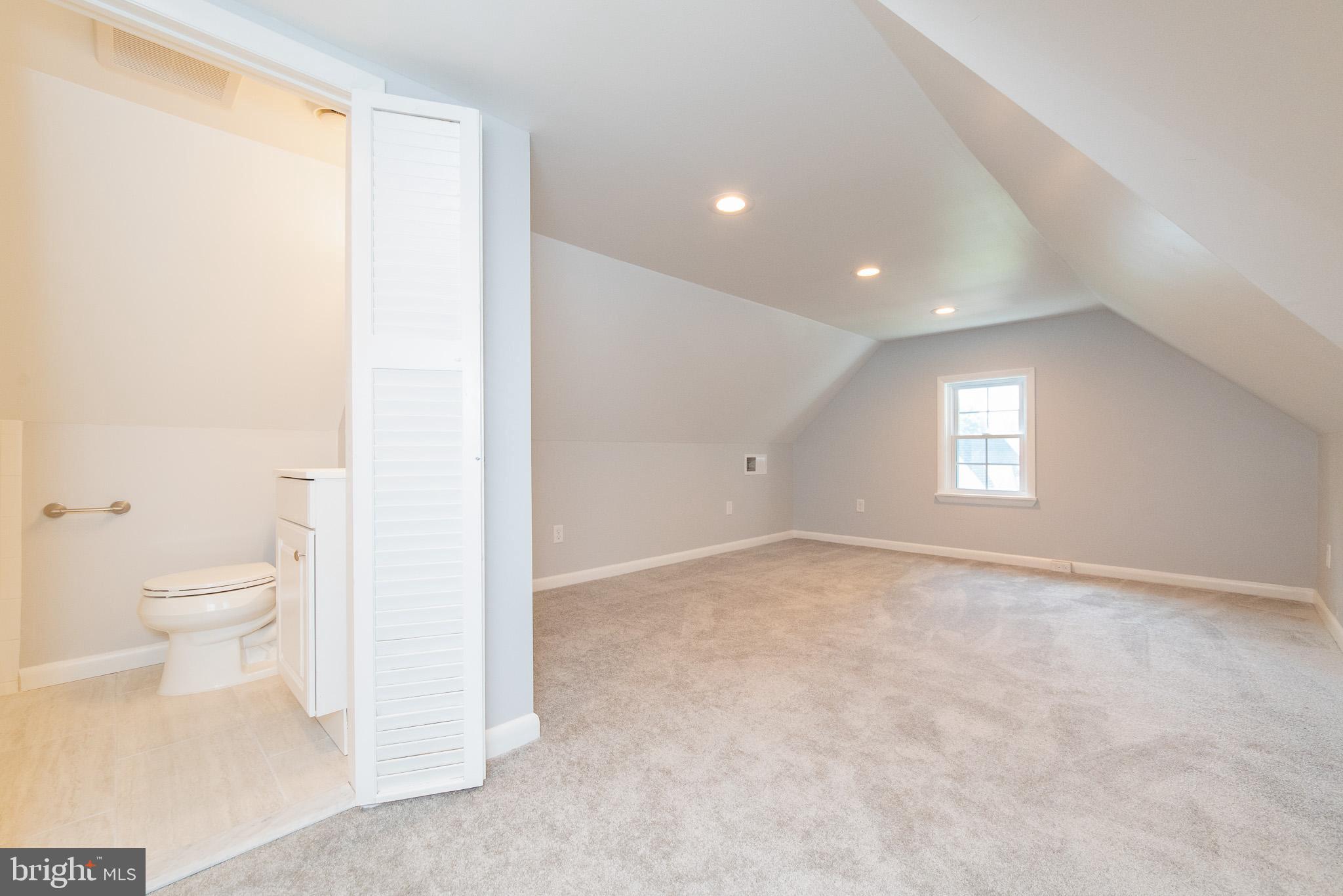 308 Hopkins Road Baltimore, MD 21212 - Photo 24 of 35 UPPER LEVEL TWO W/FULL BATH