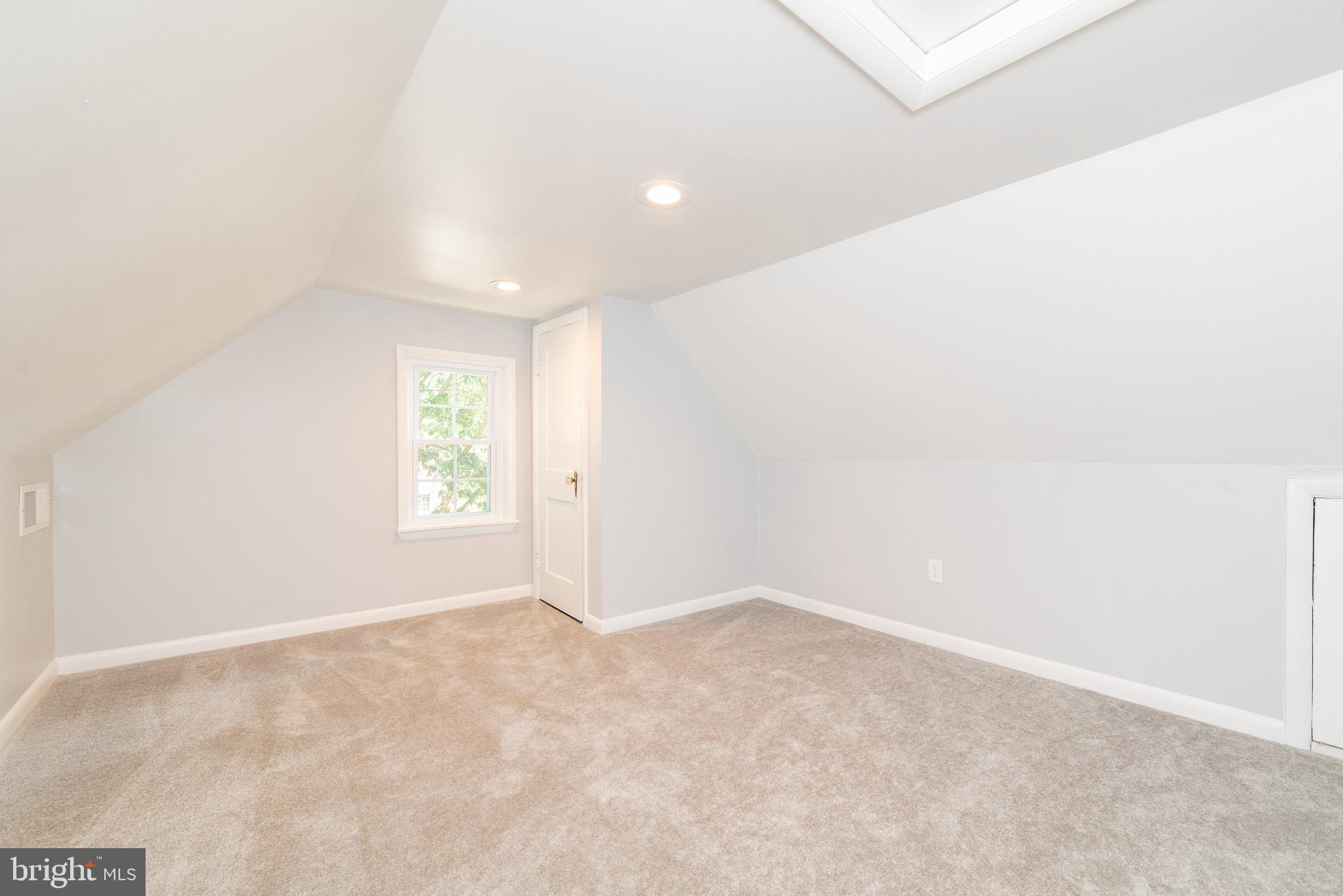 308 Hopkins Road Baltimore, MD 21212 - Photo 26 of 35 UPPER LEVEL TWO BEDROOM