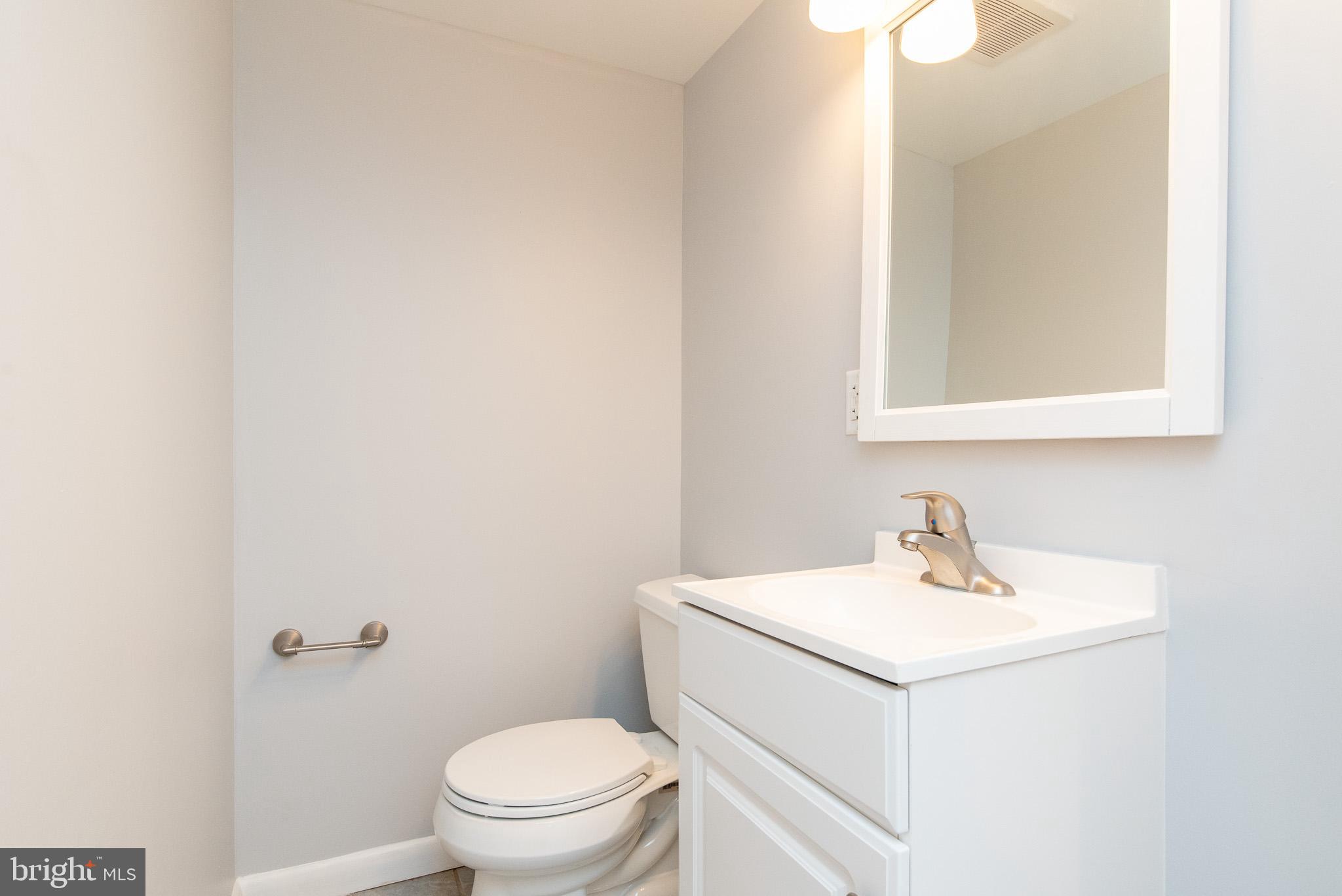 308 Hopkins Road Baltimore, MD 21212 - Photo 30 of 35 LOWER LEVEL POWDER ROOM