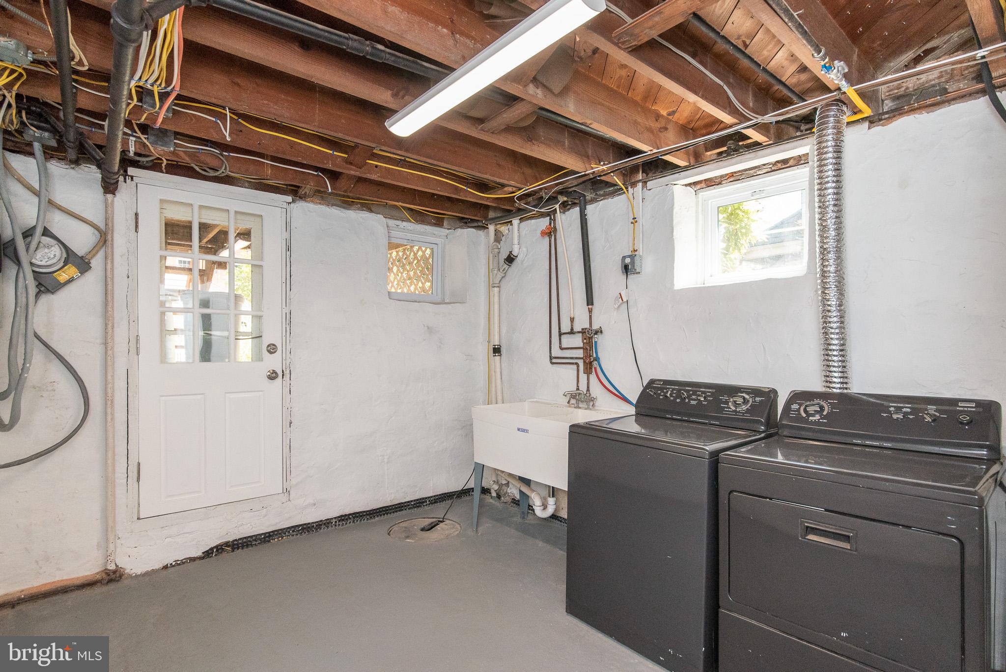 308 Hopkins Road Baltimore, MD 21212 - Photo 31 of 35 OUTSIDE & GARAGE ACCESS FROM LOWER LEVEL