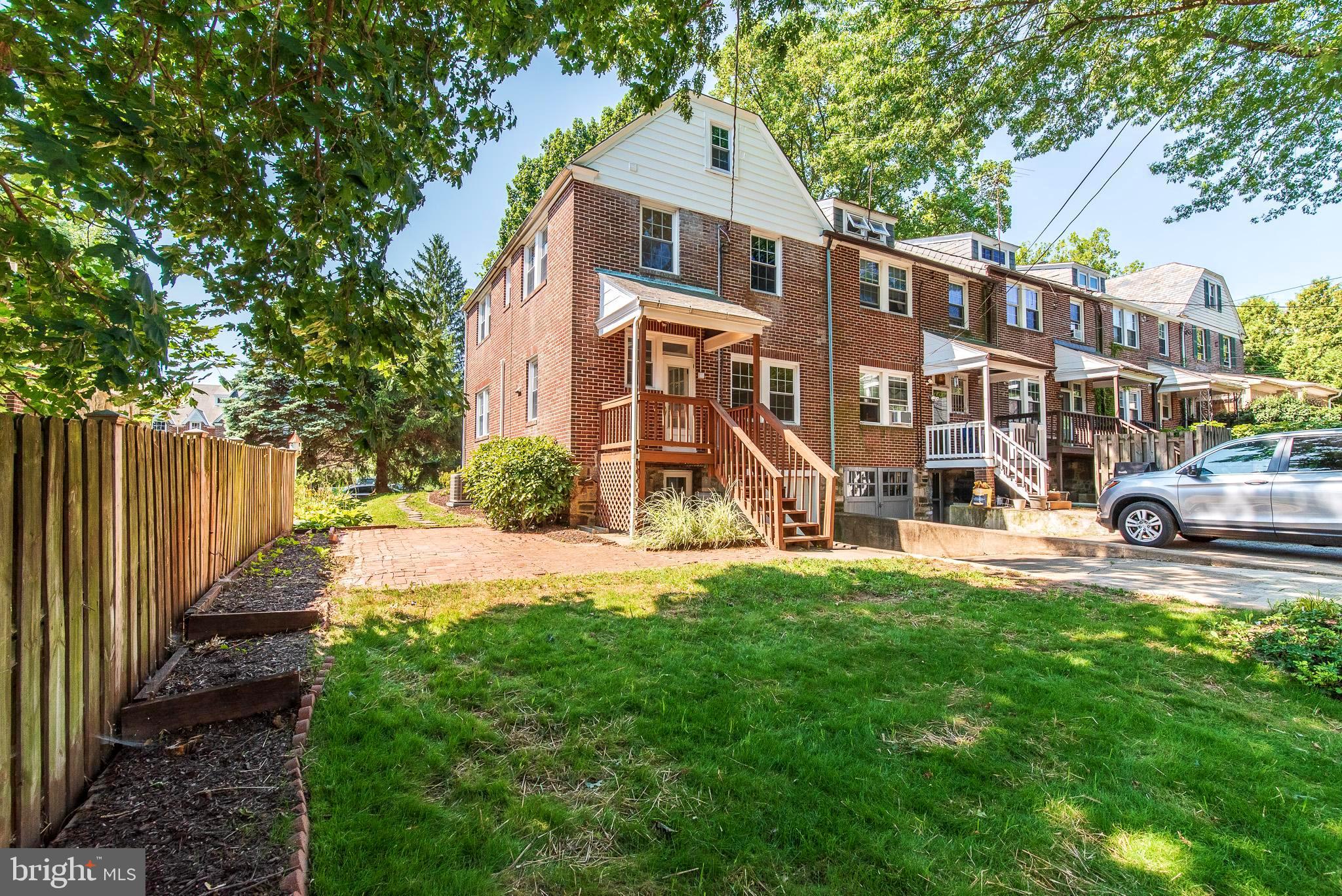 308 Hopkins Road Baltimore, MD 21212 - Photo 33 of 35 DECK W/STAIRS TO LEVEL BACK YARD