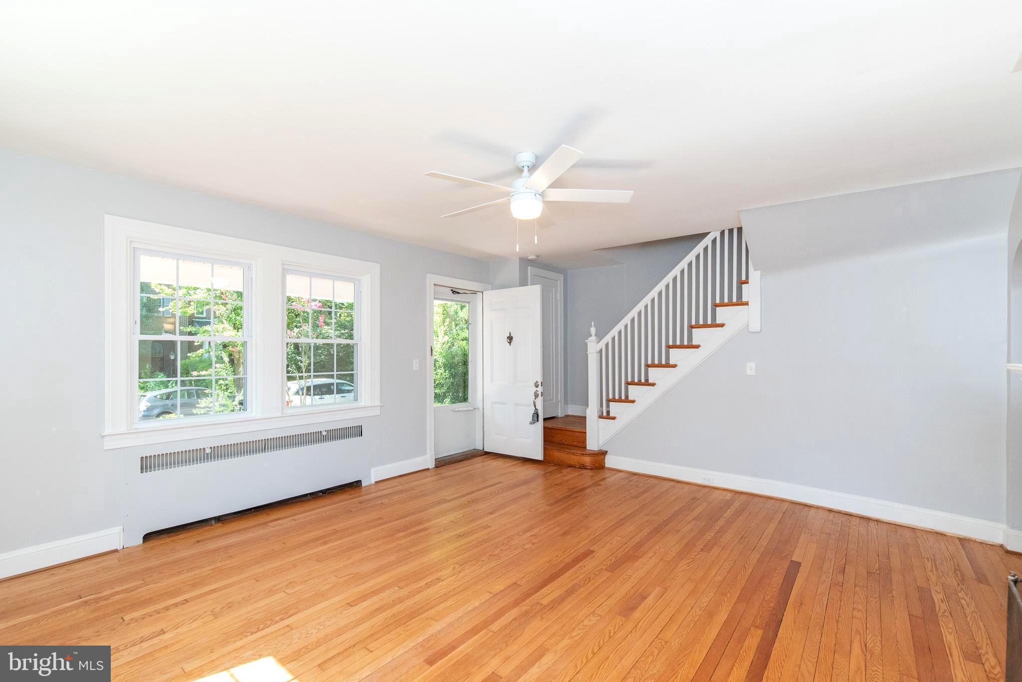 308 Hopkins Road Baltimore, MD 21212 - Photo 5 of 35 GLEAMING HARDWOOD FLOORS