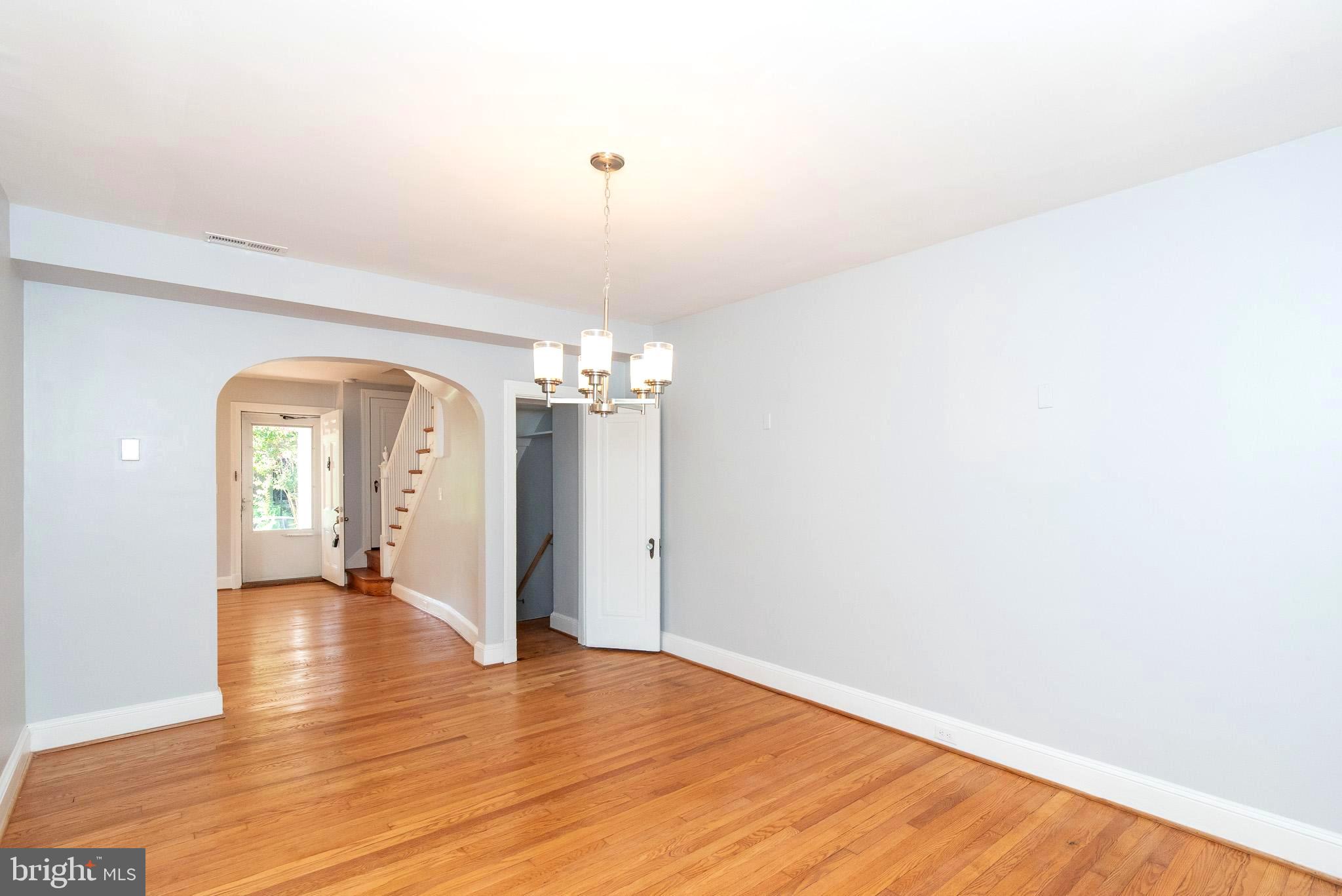 308 Hopkins Road Baltimore, MD 21212 - Photo 8 of 35 DINING ROOM INTO LIVING ROOM