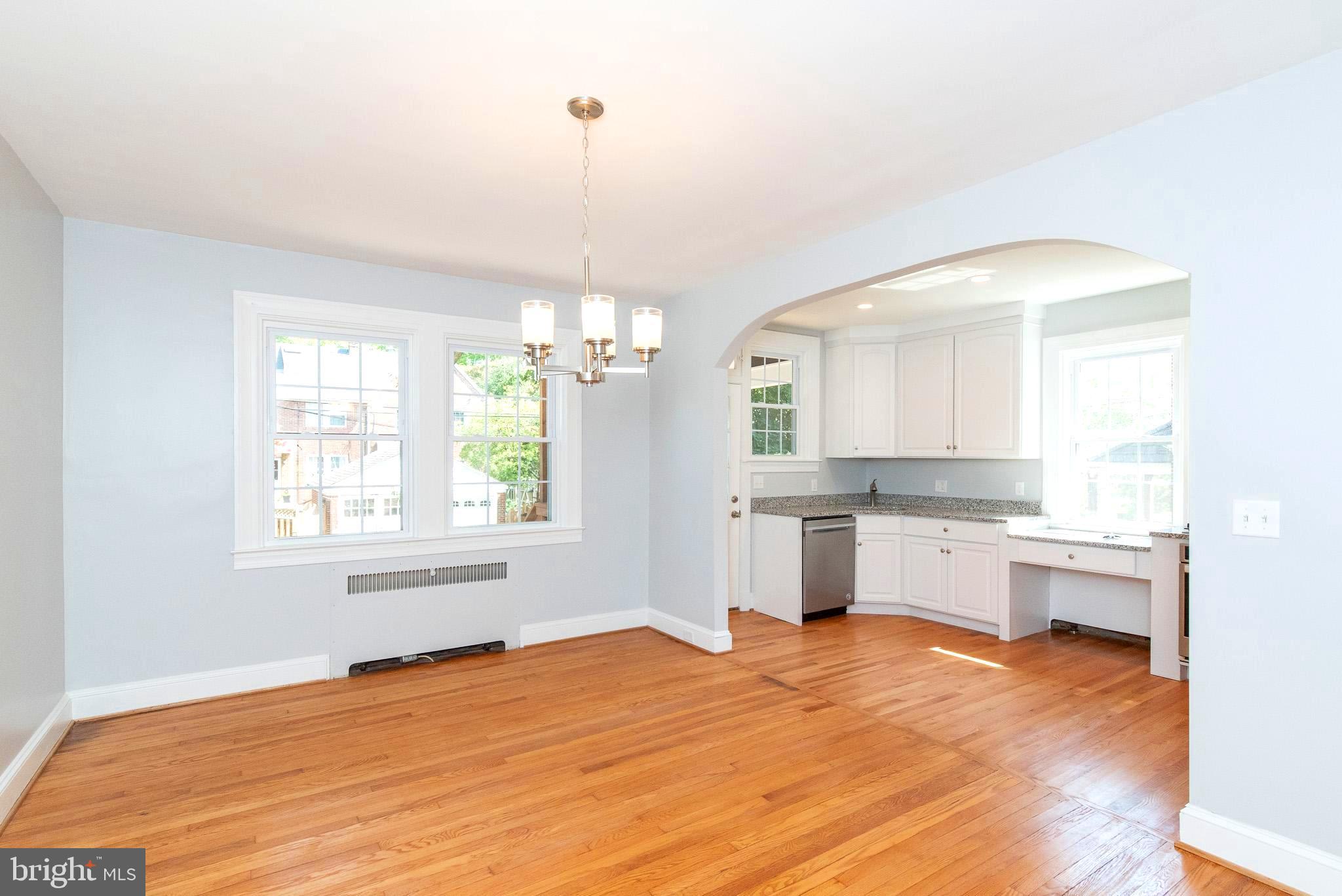 308 Hopkins Road Baltimore, MD 21212 - Photo 10 of 35 TONS OF NATURAL SUNLIGHT
