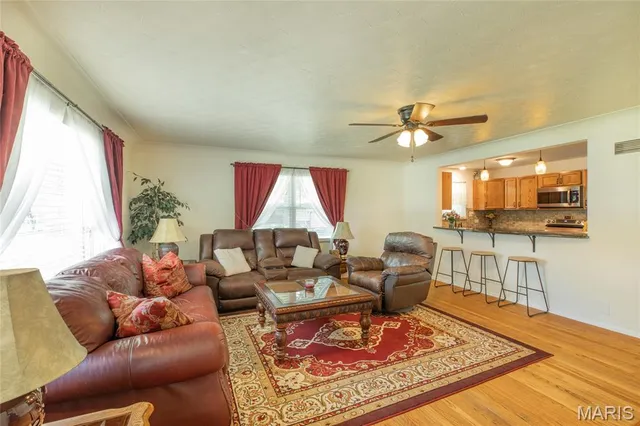 $208,000 | 708 Pardee Road, Godfrey, IL 62035