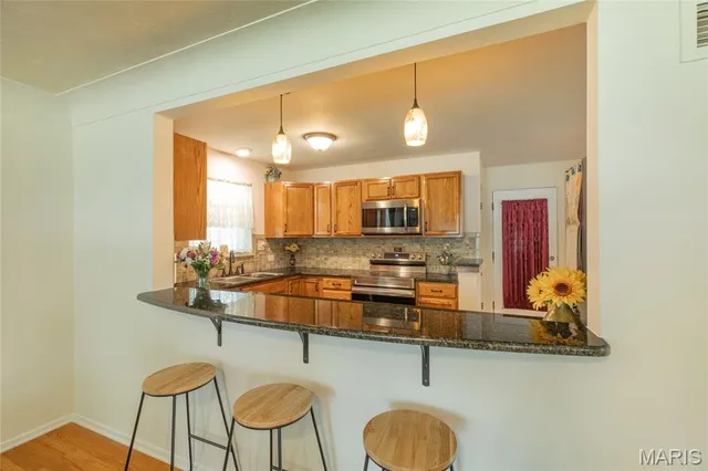 $208,000 | 708 Pardee Road, Godfrey, IL 62035