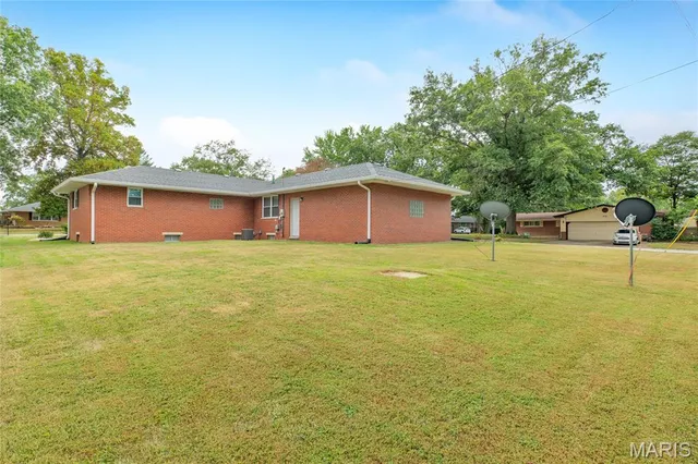 $208,000 | 708 Pardee Road, Godfrey, IL 62035