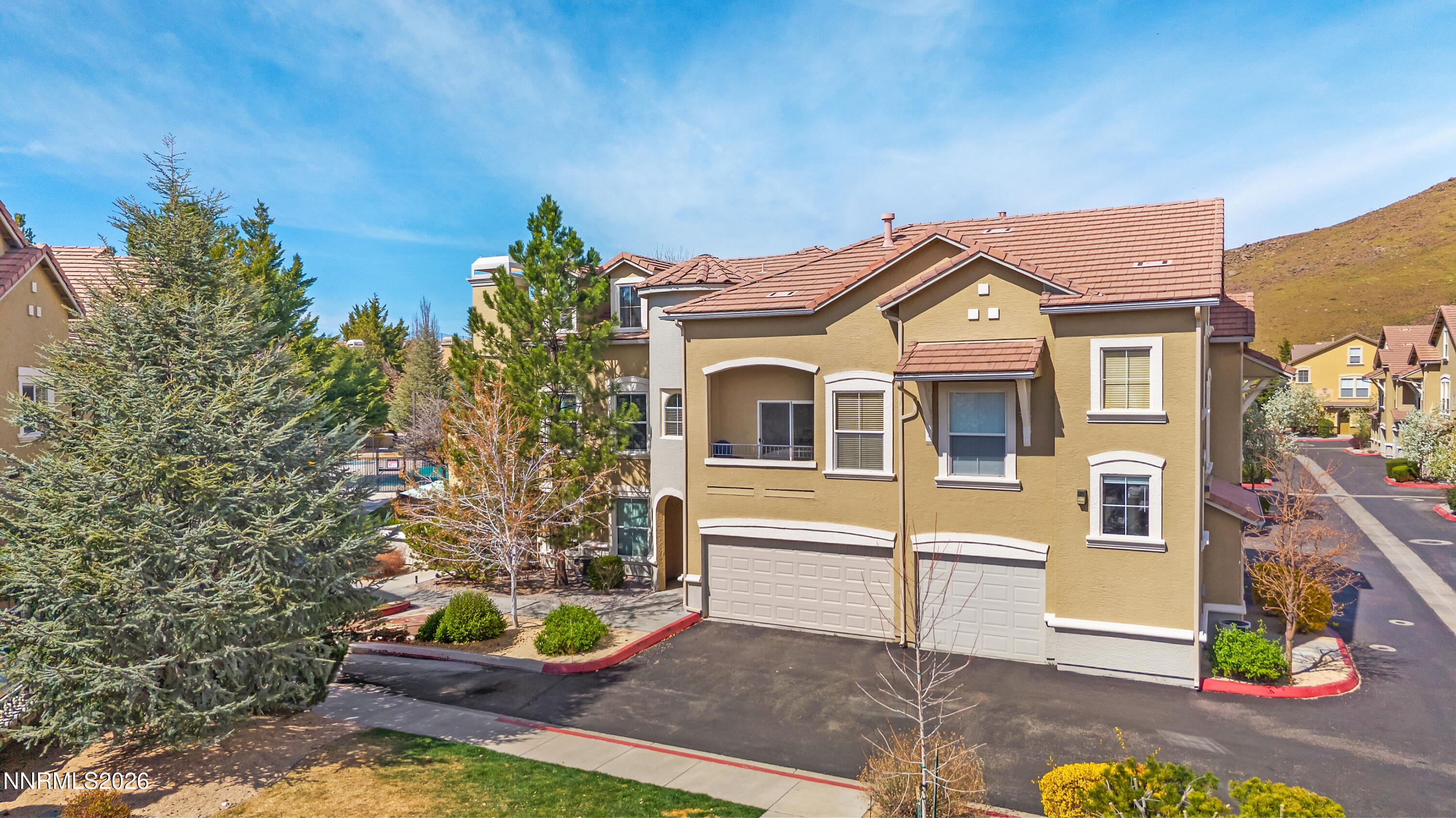 9050 Double R mls pic 1