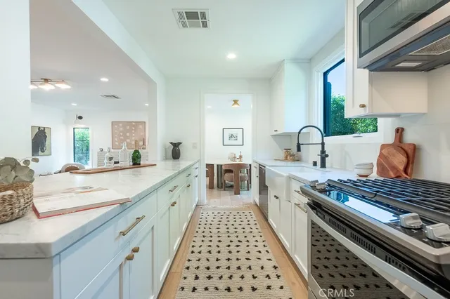 $2,125,000 | 4935 Agnes Avenue, Valley Village, CA 91607