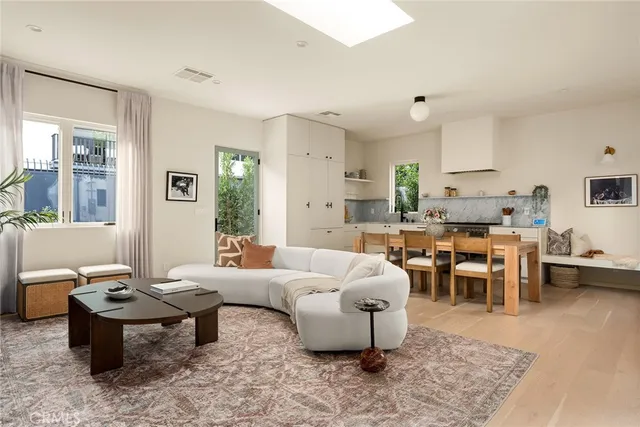 $2,125,000 | 4935 Agnes Avenue, Valley Village, CA 91607