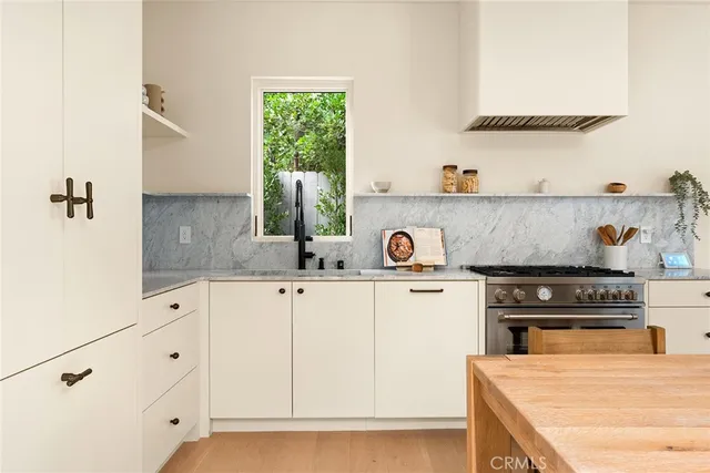 $2,125,000 | 4935 Agnes Avenue, Valley Village, CA 91607