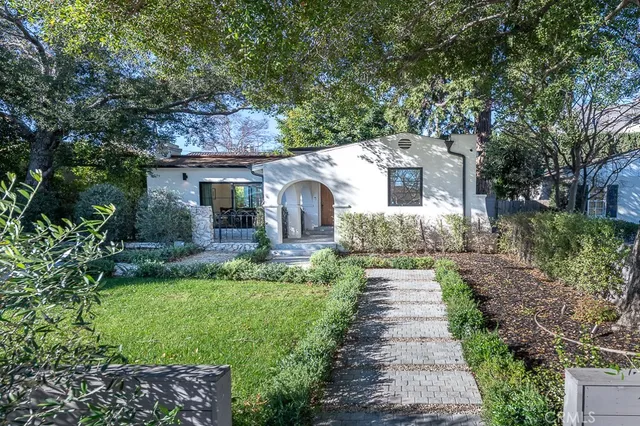 $2,125,000 | 4935 Agnes Avenue, Valley Village, CA 91607