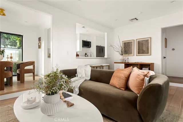 $2,125,000 | 4935 Agnes Avenue, Valley Village, CA 91607