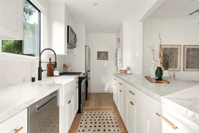 $2,125,000 | 4935 Agnes Avenue, Valley Village, CA 91607