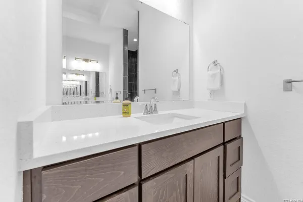 $3,250 | 2488 Waterfront Park Drive, Canyon Lake, TX 78133