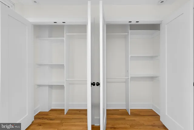 a view of walk in closet