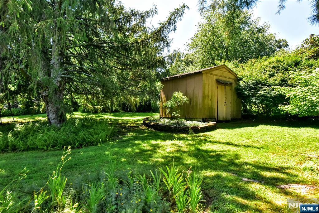 285 Sunset Road Pompton Plains, NJ 07444 - Photo 9 of 10 Gallery Image 9