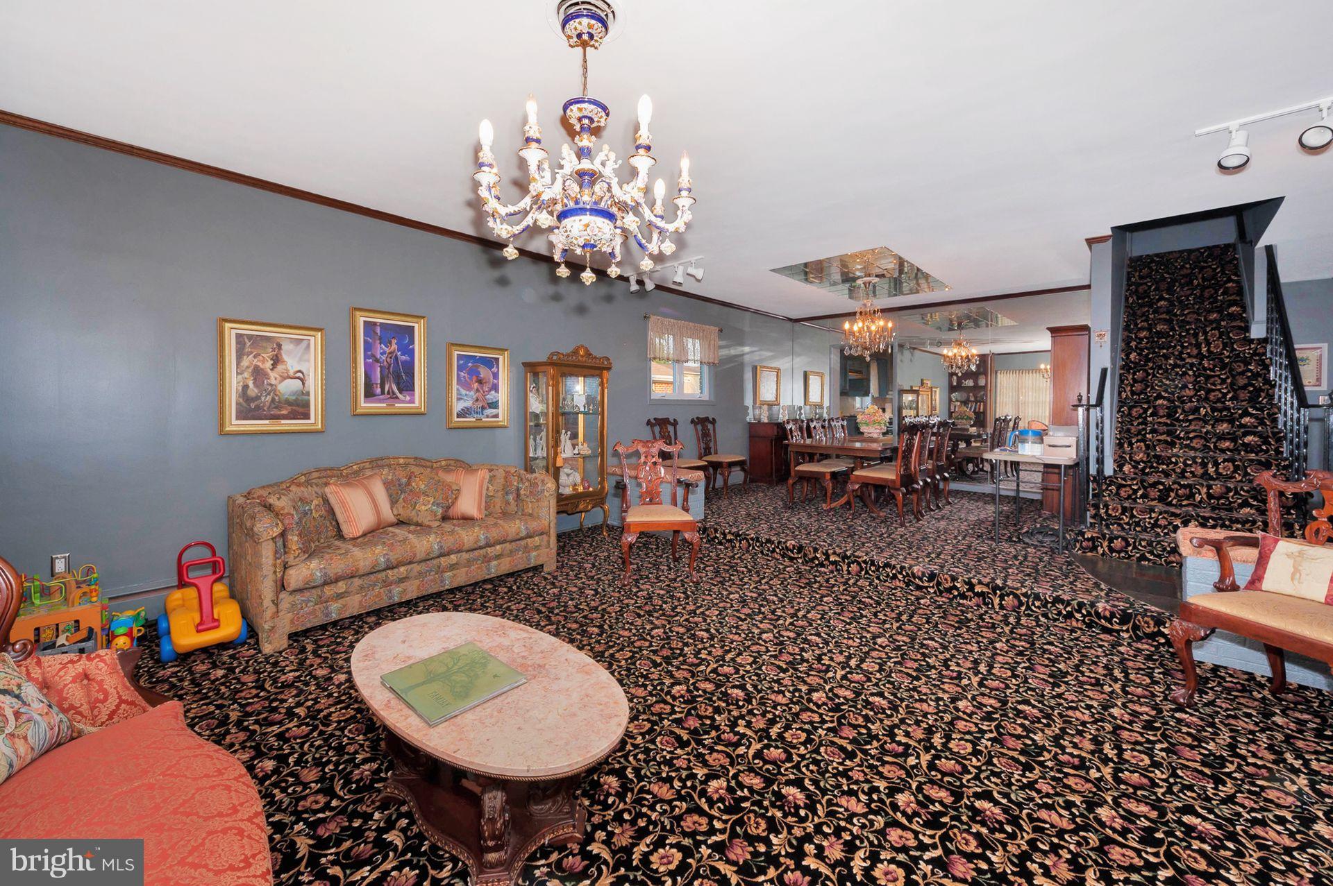 3111 Shelburne Road Baltimore, MD 21208 - Photo 4 of 29 Living Room