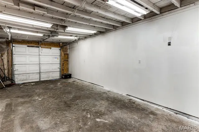 $119,900 | 5550 Sapphire Avenue, Jennings, MO 63136