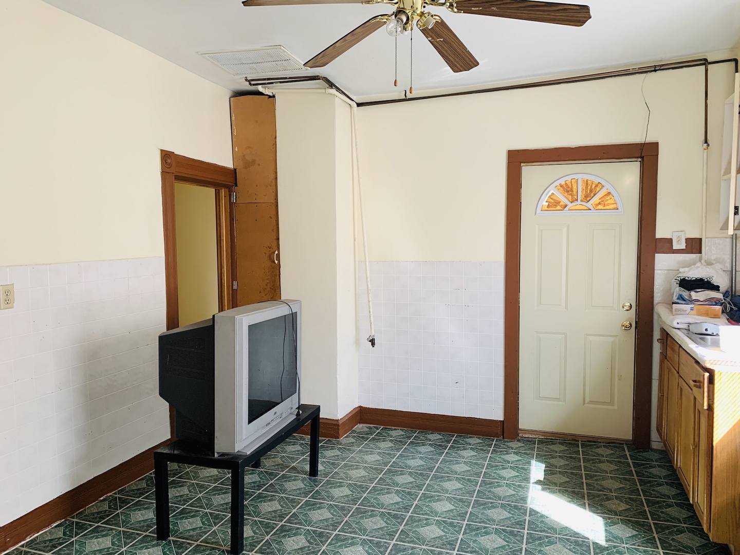 317 East 116th Street Chicago, IL 60628 - Photo 8 of 17 a view of a hallway with entryway door