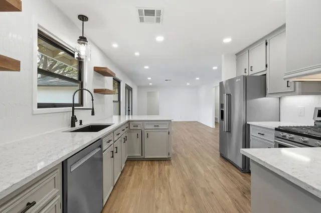 $3,100 | 5609 Mapleleaf Drive, Austin, TX 78723