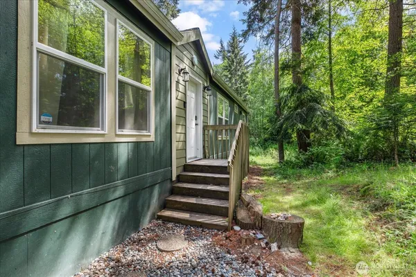 $504,000 | 1376 Silver Lake Road, Oak Harbor, WA 98277