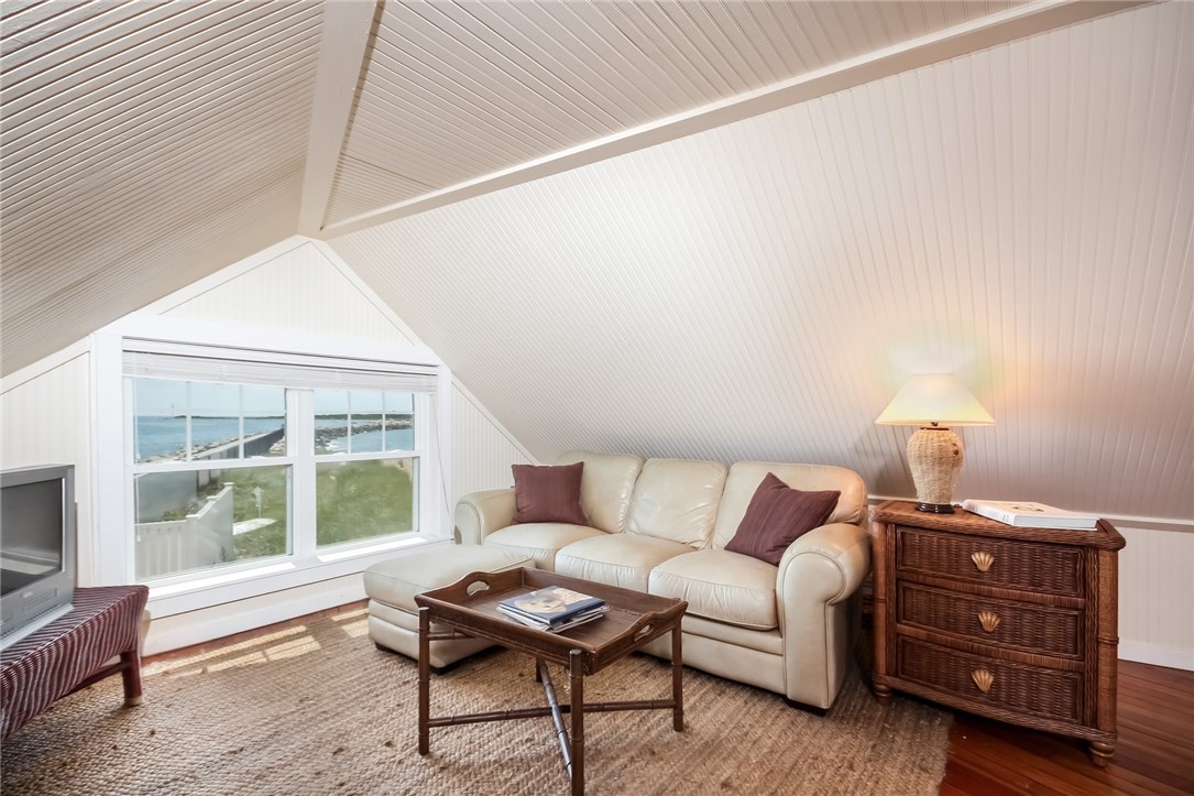 151 West Shore Road Westport, MA 02790 - Photo 21 of 30 Guest house loft