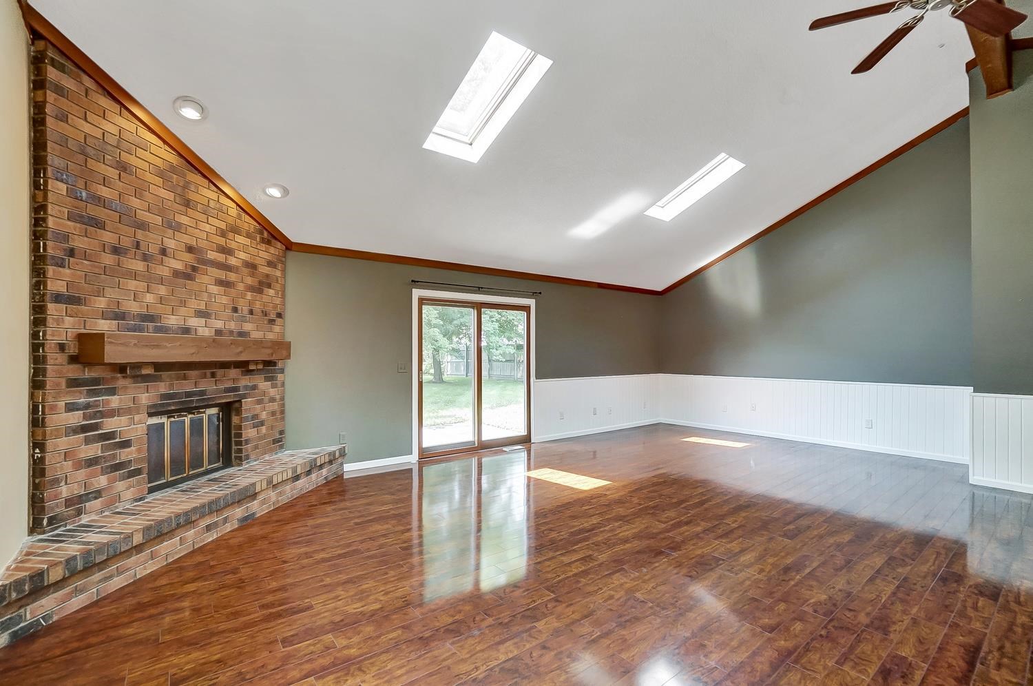 4318 Locust Spring Place Fort Wayne, IN 46804 - Photo 6 of 28 Gallery Image 6