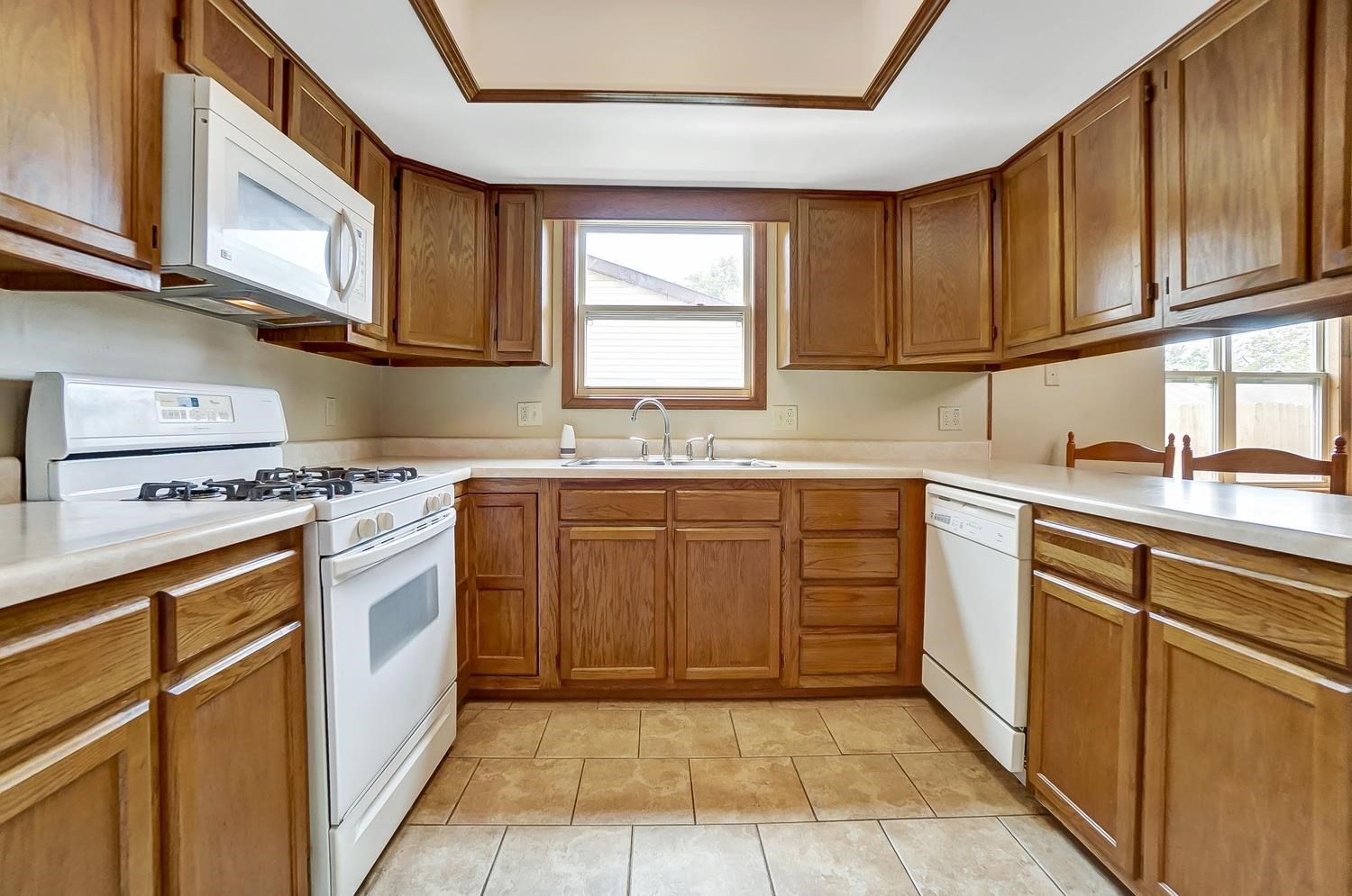4318 Locust Spring Place Fort Wayne, IN 46804 - Photo 9 of 28 Gallery Image 9