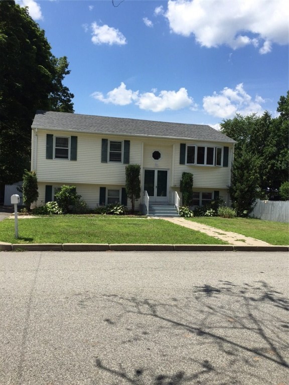 29 Old Spring Road Cranston, RI 02920 - Photo 2 of 28 Gallery Image 2