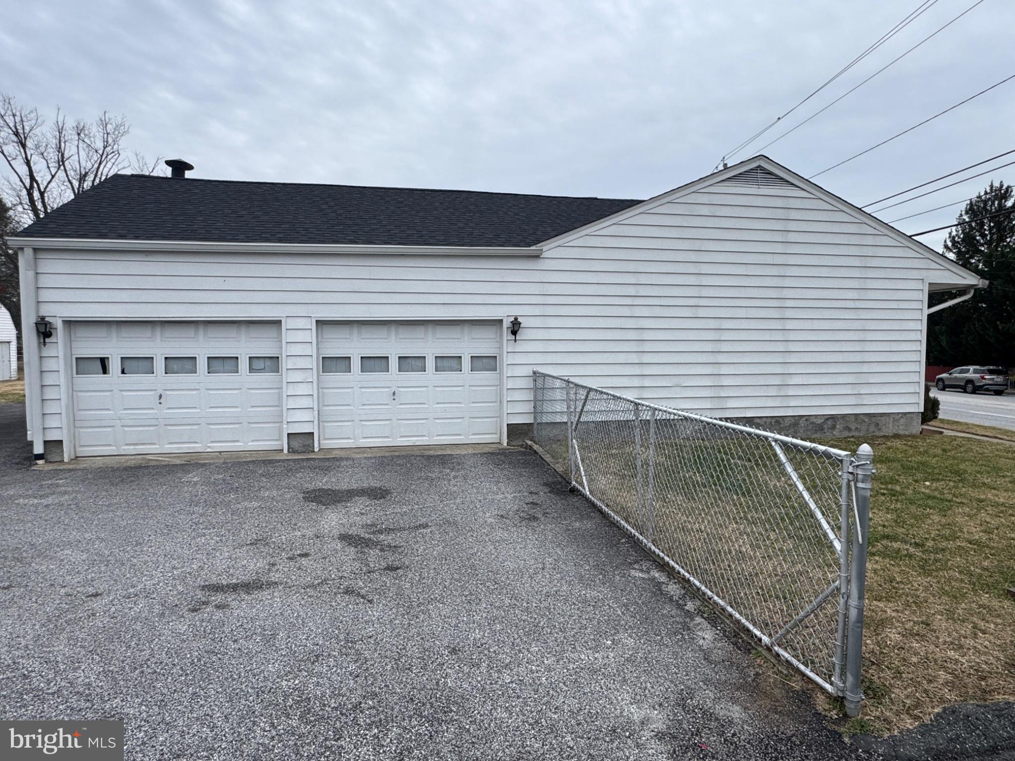 3702 East Joppa Road Nottingham, MD 21236 - Photo 4 of 6 2 Door Oversized Garage