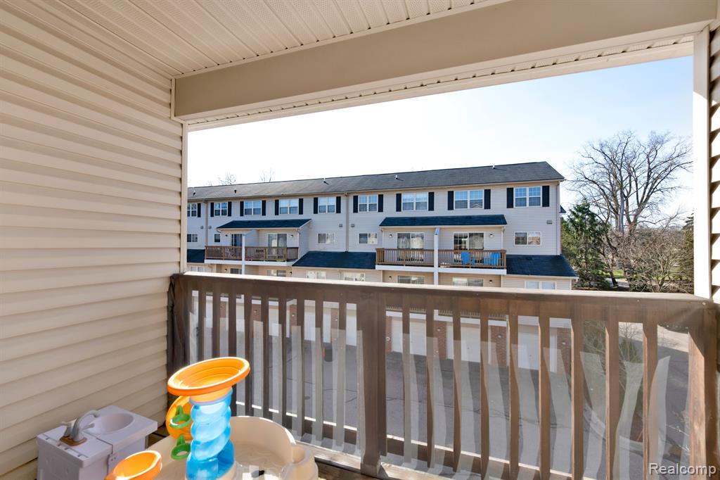 16852 Farmington Road Livonia, MI 48154 - Photo 11 of 24 Gallery Image 11