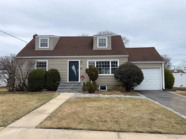 $5,500 | 11 Barbara Drive, Farmingdale, NY 11735