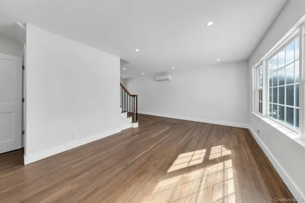 $5,500 | 11 Barbara Drive, Farmingdale, NY 11735