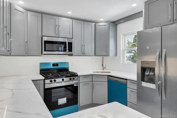 $5,500 | 11 Barbara Drive, Farmingdale, NY 11735