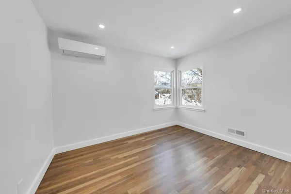 $5,500 | 11 Barbara Drive, Farmingdale, NY 11735